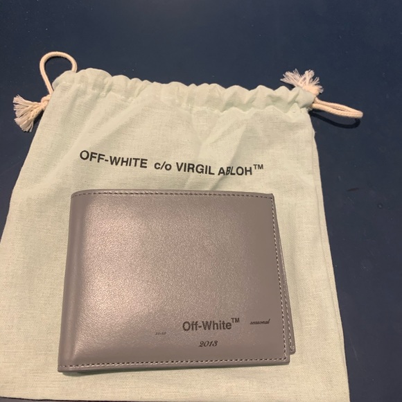 Off White Bi-Fold Wallet - Picture 3 of 4